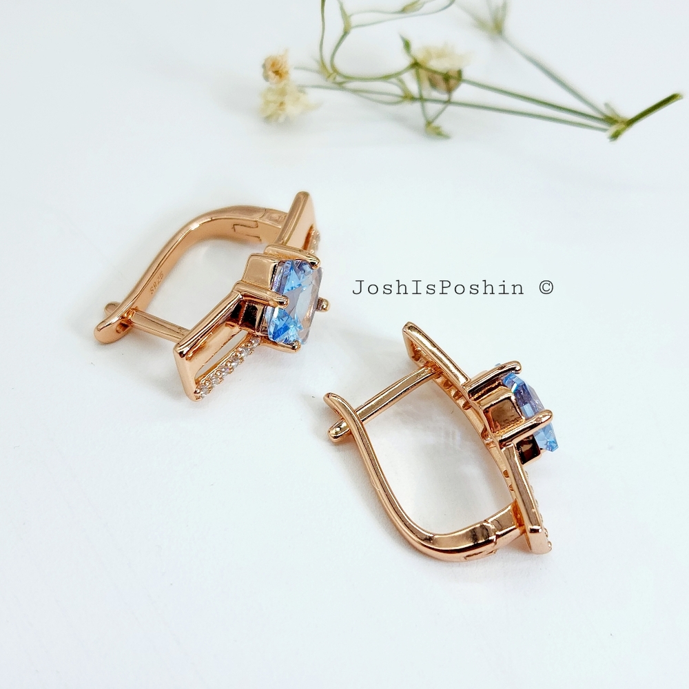 2.00CT Princess shape blue topaz latch back earrings in sterling silver - Picture 11 of 13